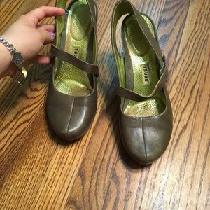 Tsubo leather and suede Mary Jane Heels size 9.5